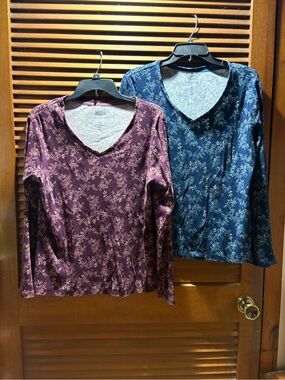 Croft & Barrow Floral V-Neck Long Sleeve Top - Burgundy and Navy (Set of 2)